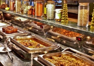 gafes-em-restaurante-self-servie-comida-por-peso