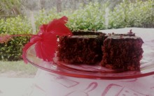 Bolo de Chocolate Macio com Cobertura – Receita Fácil
