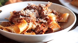 Ragu com Macarrão – Molho com Carne para Massa