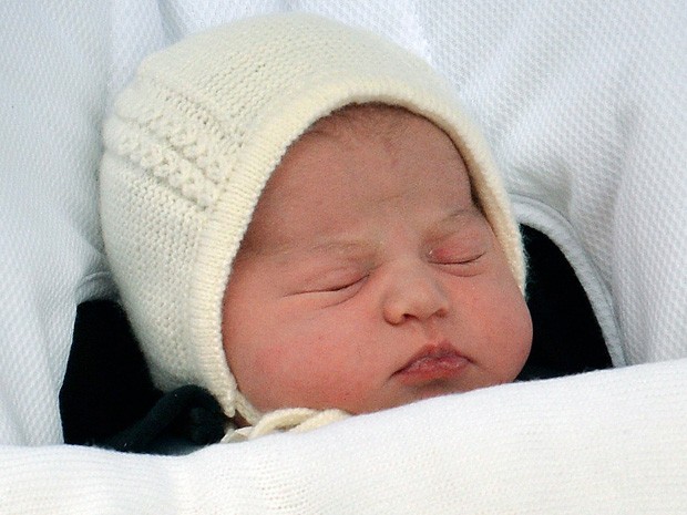 Primeira Foto da Princesa Charlotte – Filha Kate e William