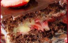 Bolo Recheado com Beijinho e Morangos – Receita para Festa