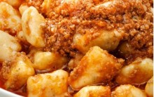 Receita de Nhoque de Batata com Molho à Bolonhesa