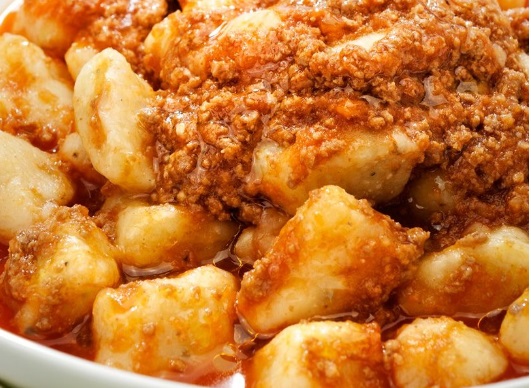 Receita de Nhoque de Batata com Molho à Bolonhesa
