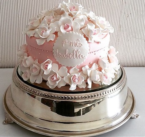 bolo-para-mensário-modelos-bolo-infantil-com-rosas