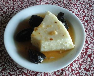 receita-manjar-caseiro-de-coco-e-calda-ameixa-preta-