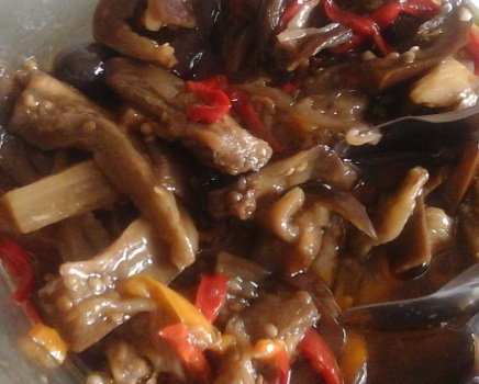Receita de Berinjela com Pimentão e Azeitonas ao Forno – Receita Passo a Passo