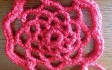 Ponto de Crochê Fácil para Iniciantes – Receita de Flor em Ponto Arcadas com PAP e Fotos
