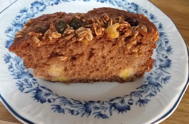 massa-de-bolo-de-banana-com-cobertura-de-ganola- bolo-de-banana-com-cobertura-de-granola-receita-pap-