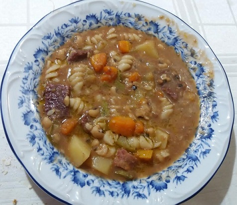 Sopa de Feijão com Carne Seca – Receita de Sopa Caseira com Sobra de Feijão PAP