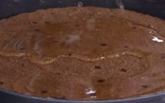 Bolo de Nozes Macio com Calda de Laranja e Especiarias – Receita Fácil com PAP