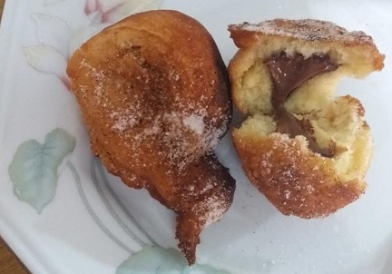Bolinho de Chuva Recheado com Chocolate em Barra ou Goiabada Cremosa – Receita PAP