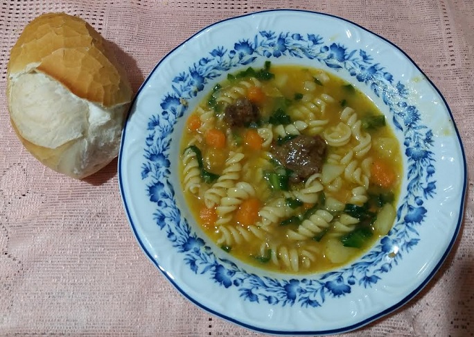 Como Fazer Sopa de Carne com Mandioquinha, Verdura e Legumes – Receita Fácil, Nutritiva e Gostosa