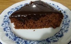 Bolo de Chocolate Batido à Mão com Cobertura e Calda Como Fazer Bolo Simples