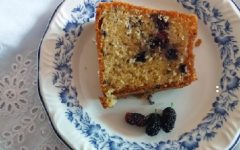 Receita de Bolo de Amora com Calda de Laranja – Bolo Amanteigado com Frutas Delicioso