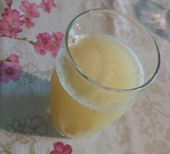 Suco Anti-inflamatório com Abacaxi, Pepino, Gengibre, Limão e Açafrão