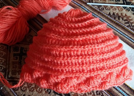 Touca de Crochê para Bebê com Base Sanfonada e Aba em Ponto Concha – Receita PAP