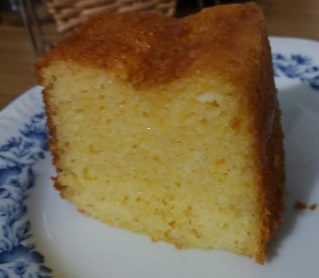Bolo de Milharina Cremoso – Receita Fácil de Liquidificador com Coco e Queijo