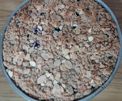 receita-de-cuca-de-uva-preta-com-amêndoas-laminadas