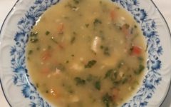 Caldo de Mandioca com Frango e Agrião – Receita de Creme de Mandioca Delicioso