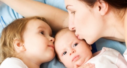 Como Evitar Ciúmes com a Chegada do Irmão – Dicas de Cuidados para Unir os Irmãos Pequenos