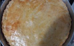 Torta com Creme de Ricota na Massa e Recheio de Frango com Catupiry – Receita Fácil
