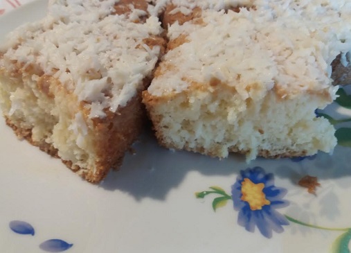 Bolo de Coco Molhadinho – Como Fazer Bolo Cristina – Bolo Úmido de Coco