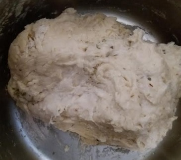como-fazer-pão-de-frigideira-com-ervas-