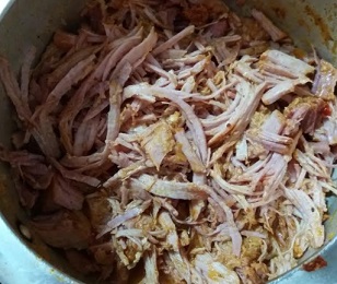 Lanche de Pernil Desfiado – Como Fazer e Ingredientes da Receita de Carne de Porco Desfiada no Pão Francês