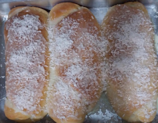 Rosca Caseira ou Pão Doce com Erva Doce e Coco – Receita de Pão Doce Perfumado