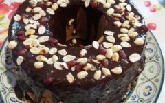 Bolo de Amendoim com Cobertura de Chocolate – Receita de Bolo Grande, Nutritivo e Macio
