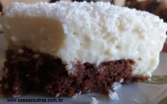 Bolo Gelado de Coco com Tiras de Bolo e Recheio de Damasco – Receita com Sobras de Bolo