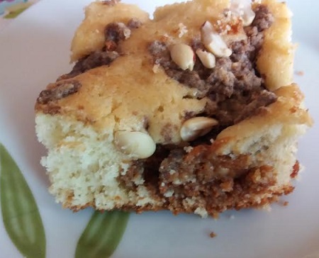 Cuca de Amendoim com Doce de Leite – Receita de Cuca Macia e Fácil de Fazer