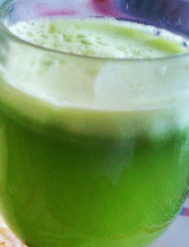 Suco Verde para Memória com Couve, Hortelã, Gengibre e Laranja com Bagaço – Dica de Bem Estar