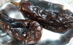 Berinjela na Brasa Temperada ou Grelhada – Receita de Babaganush Fácil de Fazer