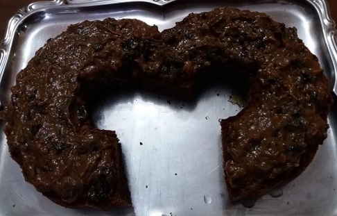 bolo-número-três-recheado recheio-de-ameixa--e-coco-bolo-número-três-