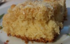 Cuca de Abacaxi com Coco – Receita da Massa, Recheio e Cobertura de Cuca Caseira