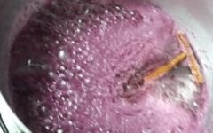 Doce de Ameixa Vermelha ou Preta – Compota ou Geleia de Ameixa para Servir com Sorvete ou Iogurte