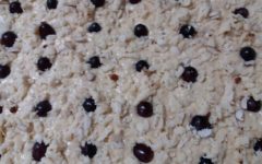 Receita de Cuca de Uva com Castanhas – Como Fazer Massa da Cuca, Recheio e a Farofa de Cobertura