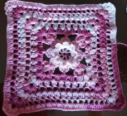 Square de Crochê com Flor em Alto Relevo ou 3D – Como Fazer Quadrado de Crochê com Gráfico