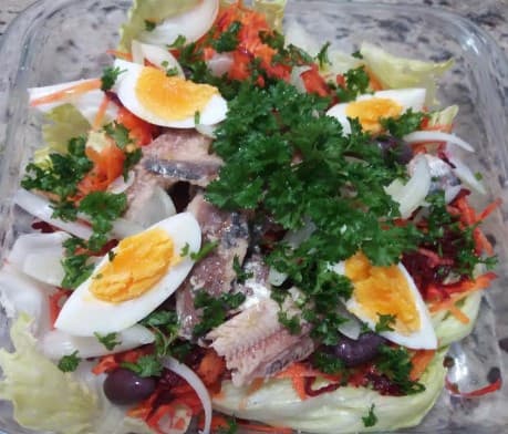 Salada Colorida com Sardinha e Legumes – Salada Nutritiva e Pouco Calórica