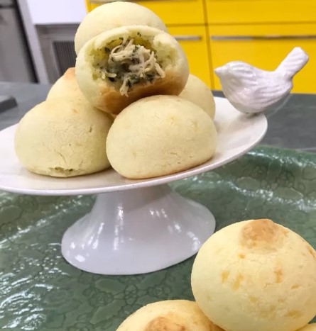 receita-de-pão-de-queijo-recheado-com-frango como-fazer-pão-de-queijo-recheado-mais-você-