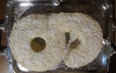 Bolo de Festa Número 6 – Massa Amanteigada, Recheio e Cobertura de Leite em Pó