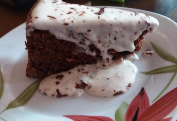 bolo-de-beterraba-e-chocolate-com-cobertura-
