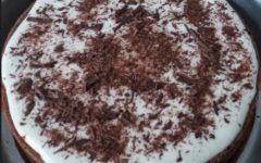 Bolo de Beterraba e Chocolate com Cobertura Como Fazer, Receita Fácil