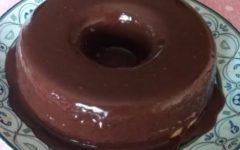 Bolo de Cenoura com Flocão e Cobertura de Chocolate e Leite Condensado