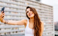 Como Sair Linda nas Fotos: Melhores Ângulos, Poses, Posição e Luz