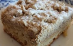Bolo Americano com Farofa de Açúcar Mascavo – York Crumb Cake
