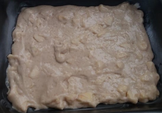 bolo-americano-com-maçã-e-farofa