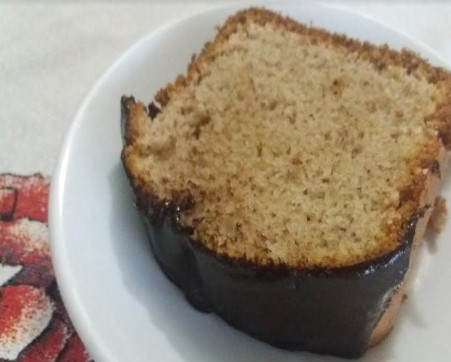 receita-de-bolo-de-amendoim-cru-com-pele-cobertura-