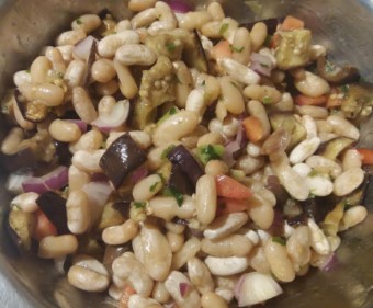 Salada de Feijão Branco e Legumes Como Fazer, Temperar e Ingredientes
